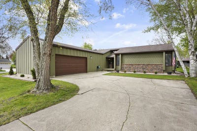 /international/us/218-avalon-road-columbus-wi-110107714197/
