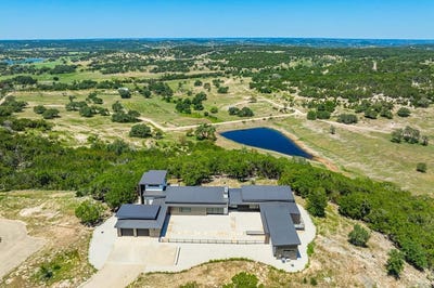 /international/us/5081-0-bandera-hwy-camp-verde-tx-110091272979/