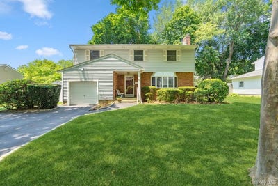/international/us/29-munson-court-melville-ny-110104848320/