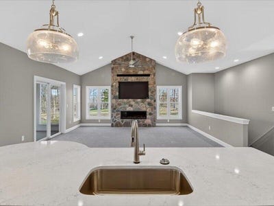 /international/us/1132-lochaven-circle-hillsdale-mi-110107079877/