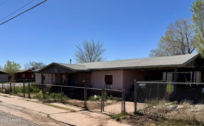 /international/us/901-n-1st-avenue-holbrook-az-110106503761/