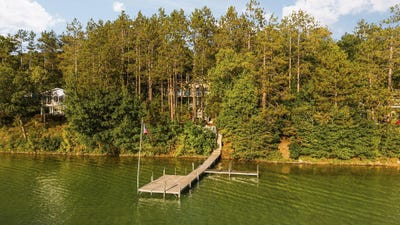 /international/us/818-whitfield-view-walloon-lake-mi-110103308306/