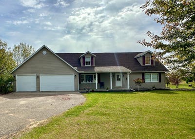 /international/us/1309-214th-avenue-new-richmond-wi-110120537918/