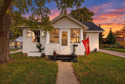 /international/us/2121-lee-street-sw-wyoming-mi-110120588803/