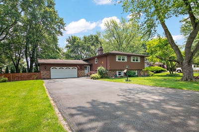 /international/us/5844-muriel-lane-st-anne-il-110108636548/