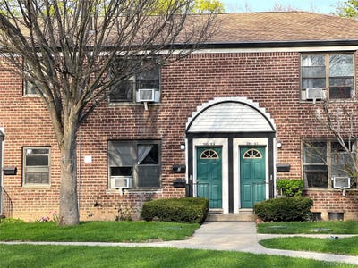 /international/us/19649-69th-avenue-fresh-meadows-ny-110107351498/