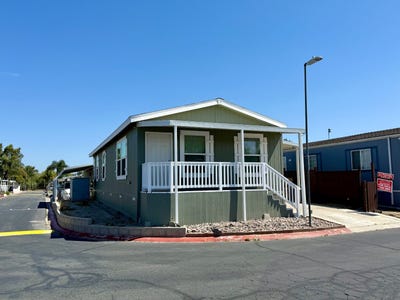 /international/us/3890-sipes-ln-san-ysidro-ca-110095779501/