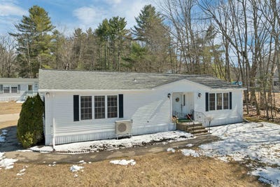 /international/us/17-justins-court-laconia-nh-110107464018/