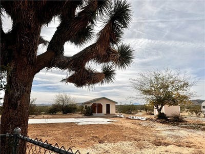 /international/us/382-bowman-trail-landers-ca-110104542618/