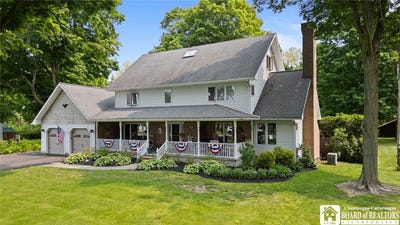/international/us/10348-chestnut-road-pomfret-ny-110099957730/