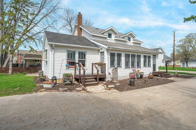 /international/us/210-s-4th-street-winneconne-wi-110107434111/