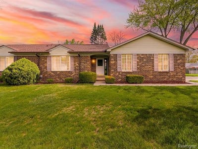 /international/us/22727-shoreview-court-st-clair-shores-mi-110107871287/