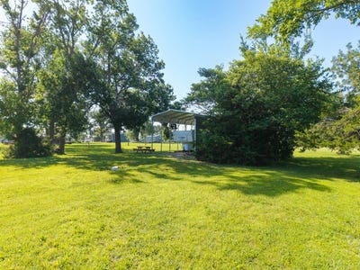 /international/us/000-w-third-st-0-38-acres-elsmore-ks-110100399409/