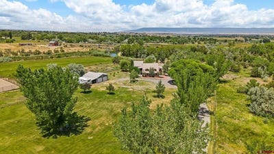 /international/us/60245-oak-grove-road-montrose-co-110101477549/