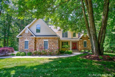 /international/us/16192-old-orchard-drive-spring-lake-mi-110100500302/