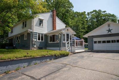 /international/us/229-cottage-street-sanford-me-110100314169/