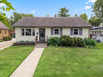 /international/us/736-mound-street-baraboo-wi-110101424862/