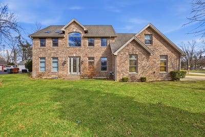 /international/us/115-e-woodlawn-road-new-lenox-il-110106814735/