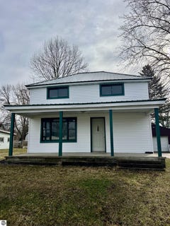 /international/us/526-hannah-avenue-alma-mi-110106921558/