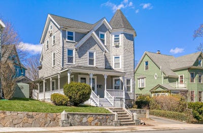 /international/us/293-albion-wakefield-ma-110120455248/