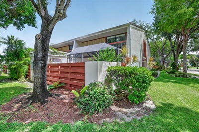 /international/us/2999-oaktree-lane-hollywood-fl-110108389418/