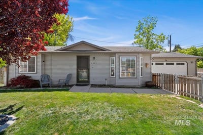 /international/us/1515-4th-st-n-nampa-id-110108193473/