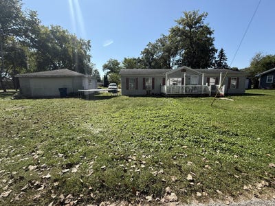 /international/us/11045-e-iroquois-road-walkerton-in-110102540404/