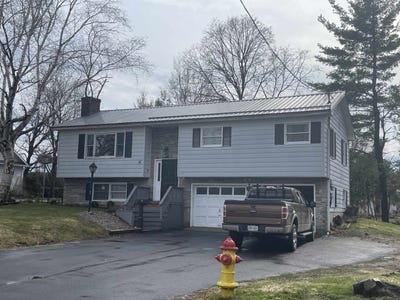 /international/us/14-windsor-road-massena-ny-110107388428/