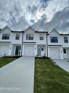 /international/us/8829-chapman-trace-way-knoxville-tn-110099188402/