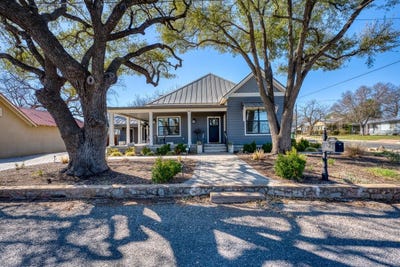 /international/us/208-w-luce-street-llano-tx-110108141312/