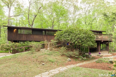 /international/us/11-forest-trail-woodbridge-ct-110108239631/
