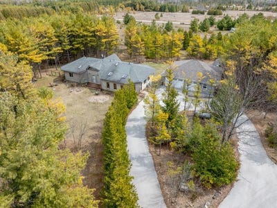/international/us/8770-w-meadow-rd-baileys-harbor-wi-110098981538/?lang=en