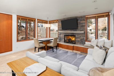 /international/us/135-carriage-way-snowmass-village-co-110102661120/