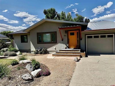 /international/us/1014-3rd-street-paonia-co-110106302095/