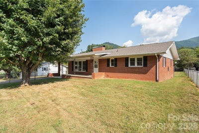 /international/us/1567-allens-creek-road-waynesville-nc-110120065498/