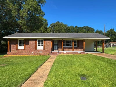 /international/us/805-montgomery-st-winona-ms-110101144871/
