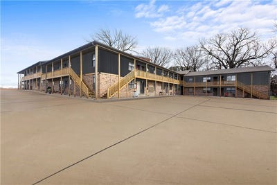 /international/us/1931-w-deane-street-fayetteville-ar-110107811131/