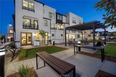 /international/us/1318-cantada-court-el-cajon-ca-110106022976/