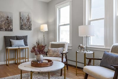 /international/us/15-17-bonner-ave-medford-ma-110100466865/