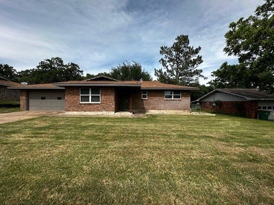 /international/us/829-n-charlotte-avenue-stephenville-tx-110107885562/