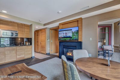 /international/us/130-wood-road-snowmass-village-co-110099906666/