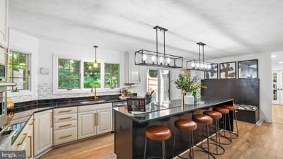/international/us/16-wood-raven-court-parkville-md-110101489817/?lang=fr