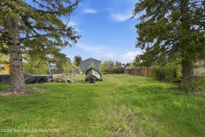 /international/us/160-e-wallace-avenue-driggs-id-110107891199/
