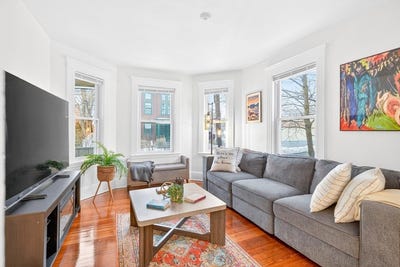 /international/us/6-brattle-st-arlington-ma-110107229941/