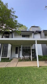 /international/us/404-hollyhill-lane-denton-tx-110107228402/