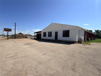 /international/us/910-n-main-street-seymour-tx-110108611298/
