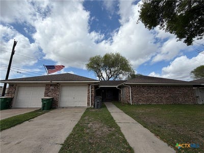 /international/us/111-lancelot-street-victoria-tx-110106926811/