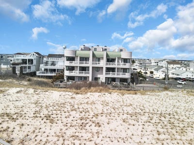 /international/us/2200-s-ocean-avenue-seaside-park-nj-110103183818/