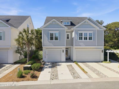 /international/us/115-bimini-townes-lane-carolina-beach-nc-110107853363/
