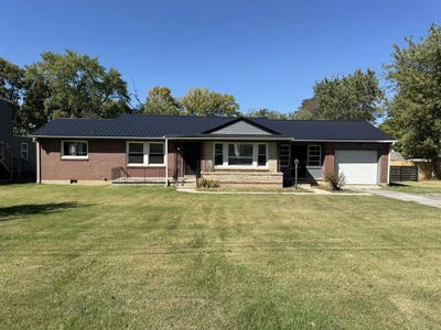 /international/us/702-w-7th-street-russellville-ky-110120123981/